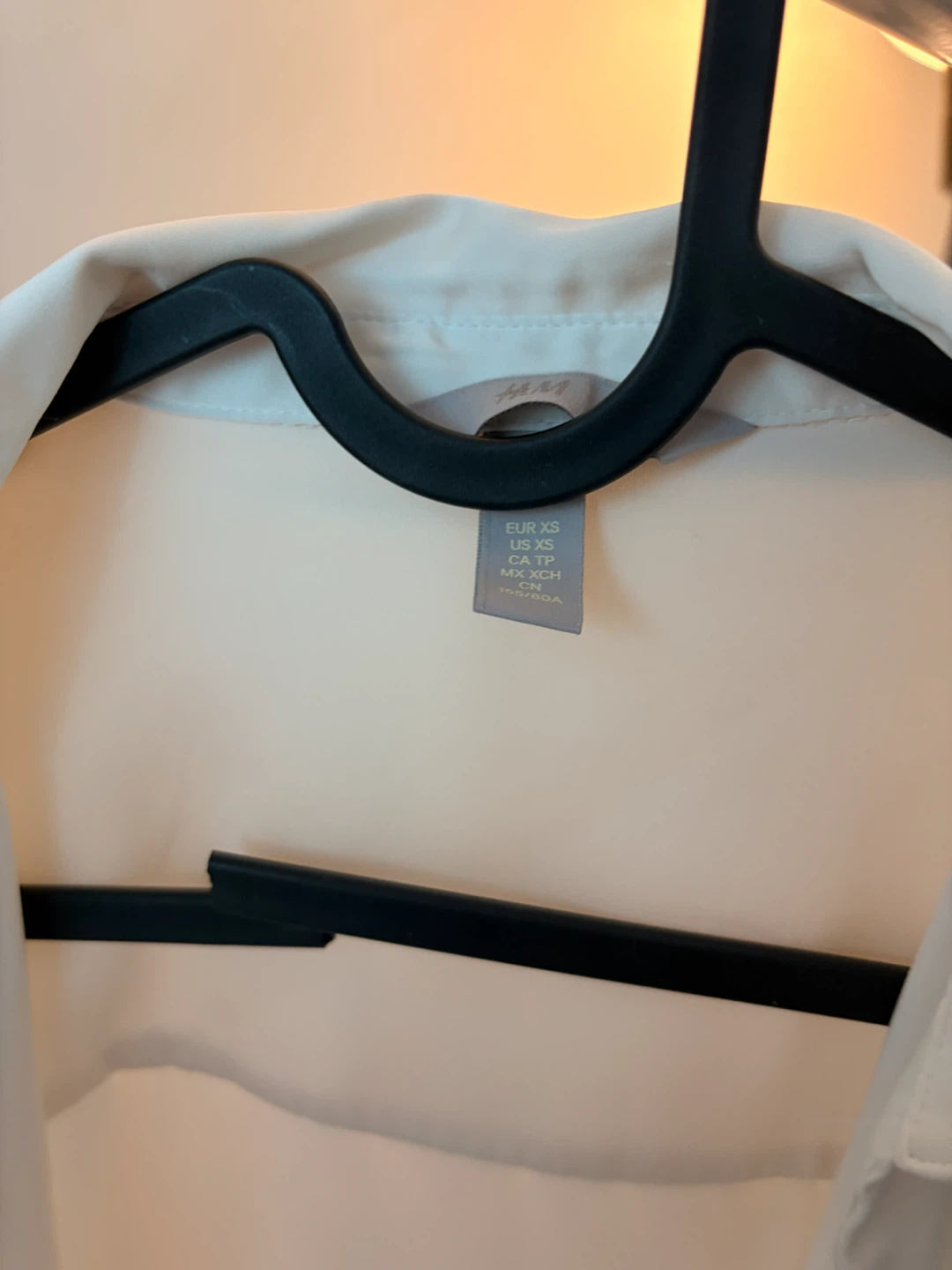 H&M White Button-Up Shirt - photo 3