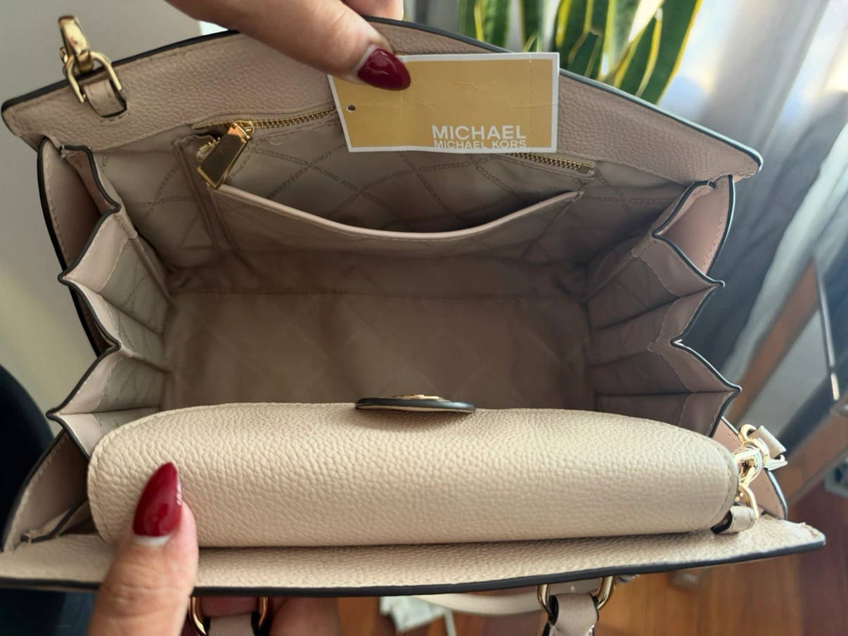 Authentic Michael Kors Purse - photo 4