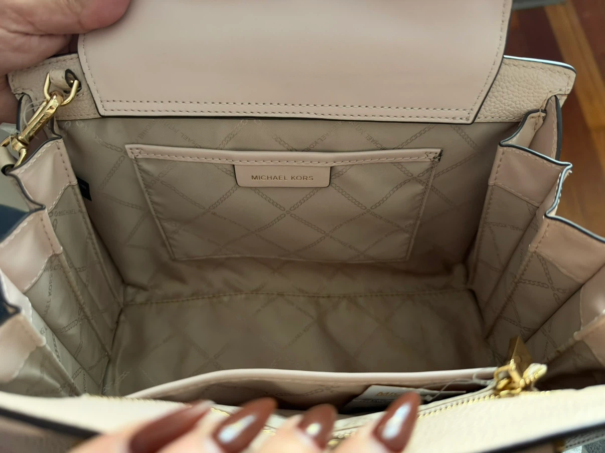 Authentic Michael Kors Purse - photo 5