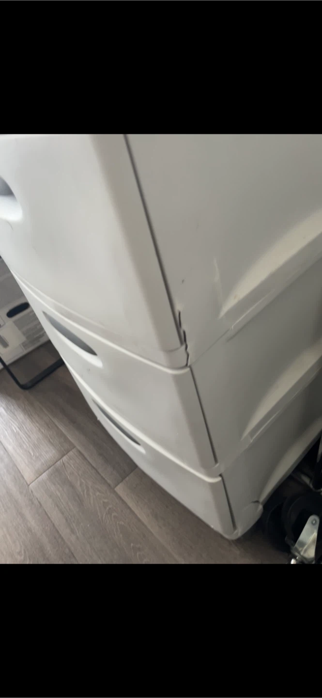 Sterilite 3-Drawer Storage Cart, pickup near Chinook mall - photo 4