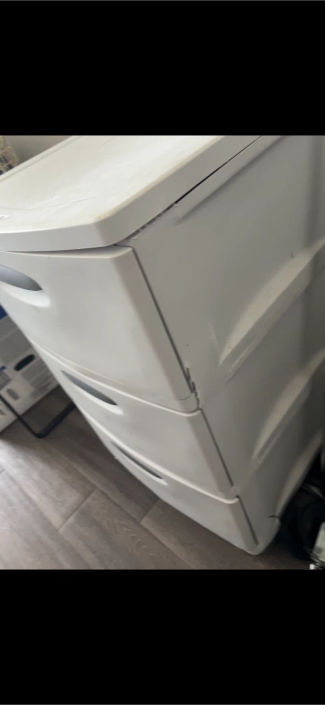 Sterilite 3-Drawer Storage Cart, pickup near Chinook mall - photo 5