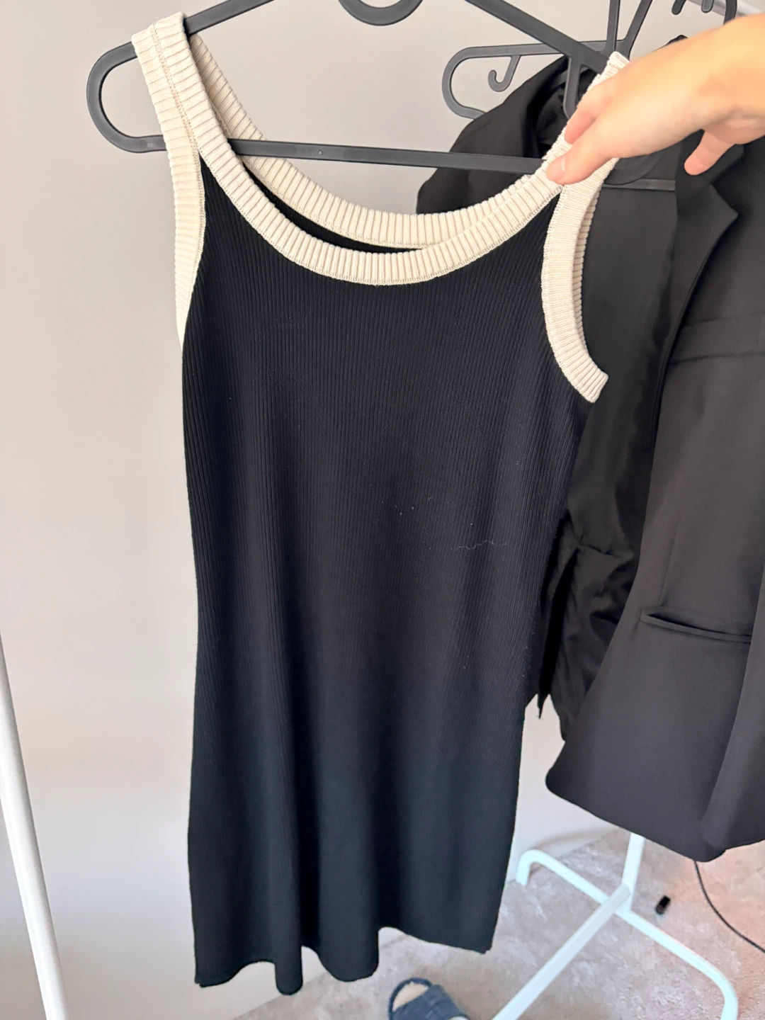 Black and white ribbed short dress