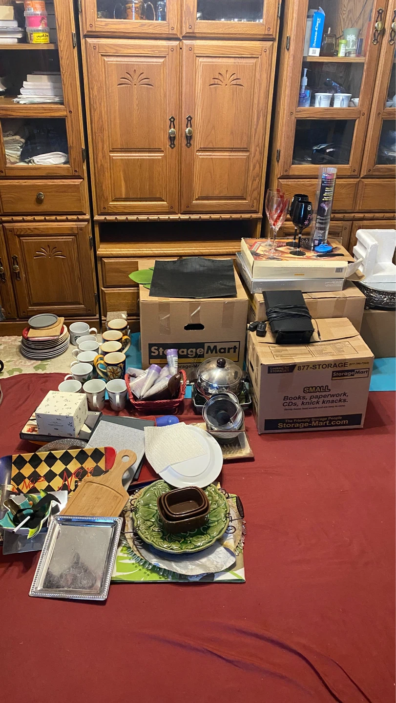 Kitchenware and Household Items Bundle - photo 2