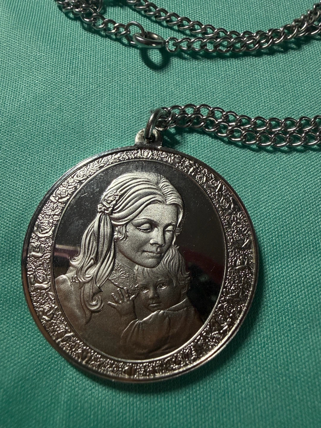 Vintage 1974 Sterling Silver Mother's Day Pendant Necklace - photo 2