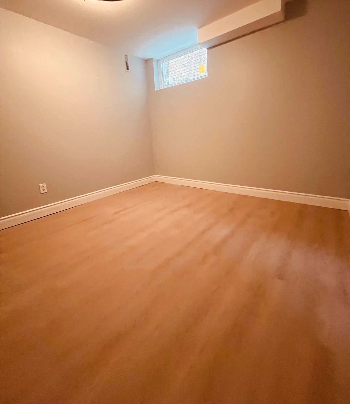 1 bedroom 1 bathroom basement apartment for rent - photo 2