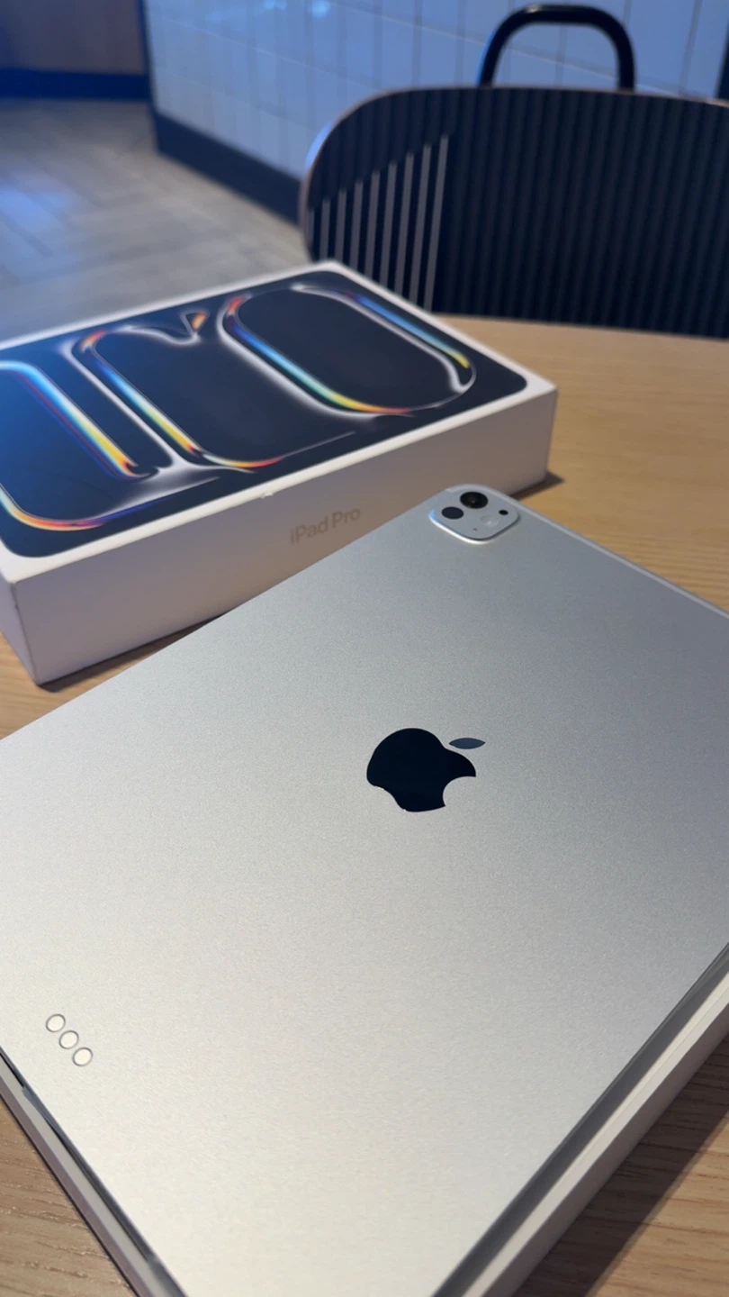 Apple iPad Pro  11 inch  M5 256 Gb