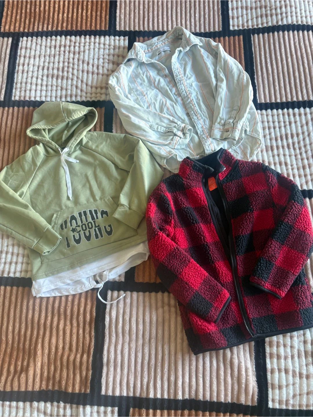 Kids clothing bundle size 6 to 9
