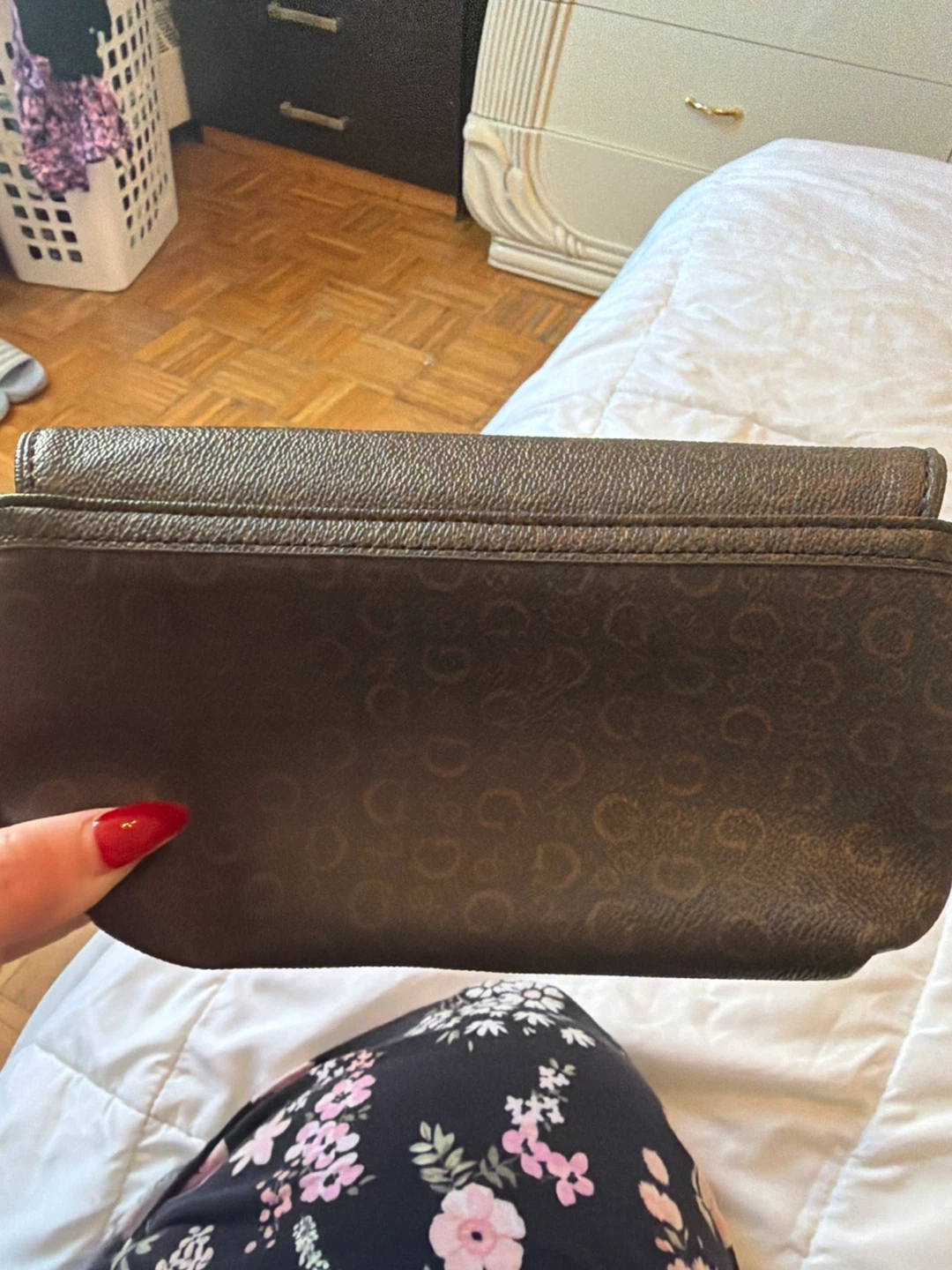 Guess Brown Logo Cosmetic Pouch - photo 2