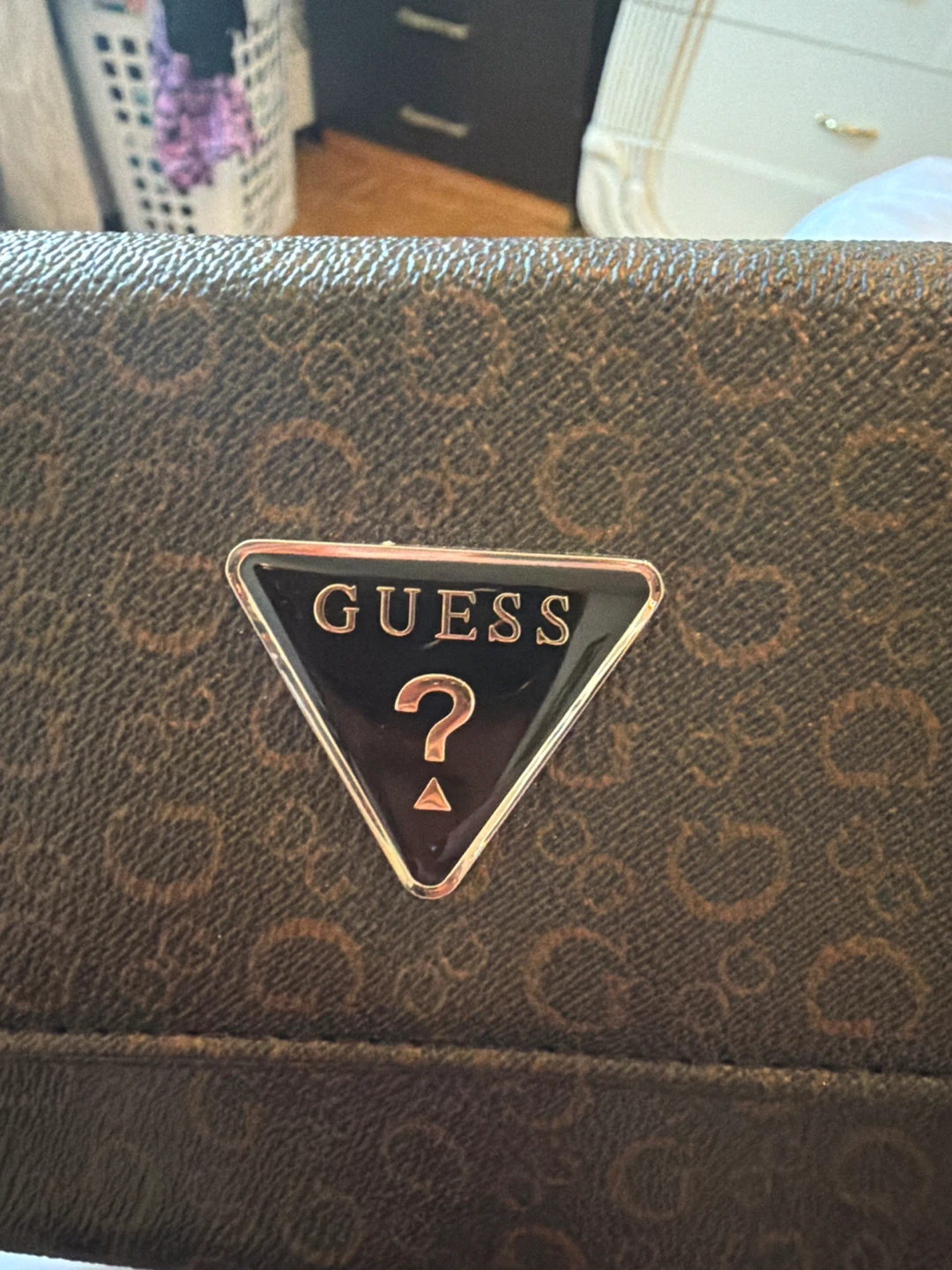 Guess Brown Logo Cosmetic Pouch - photo 3