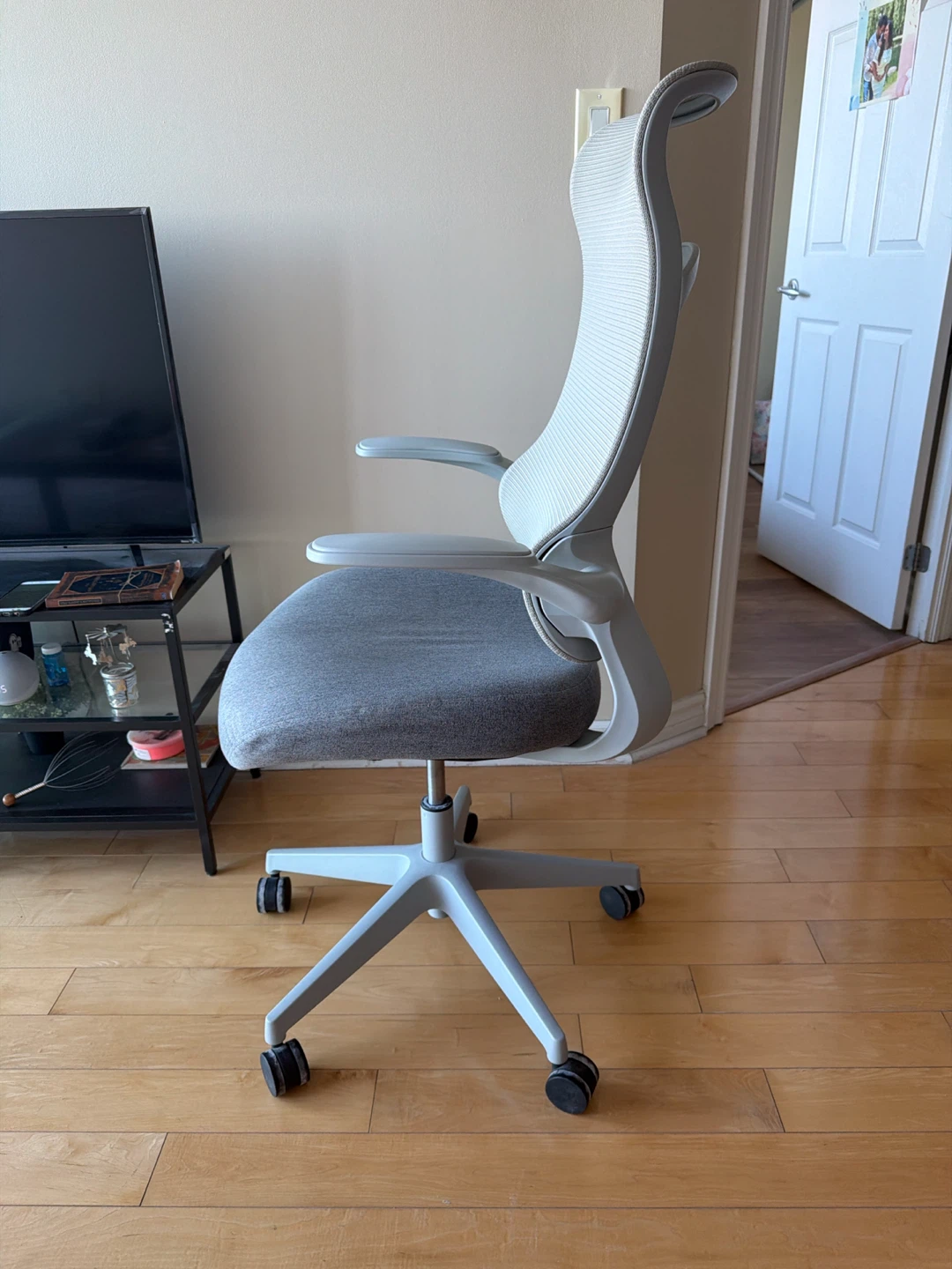 Ergonomic Office Chair with Mesh Back - photo 2