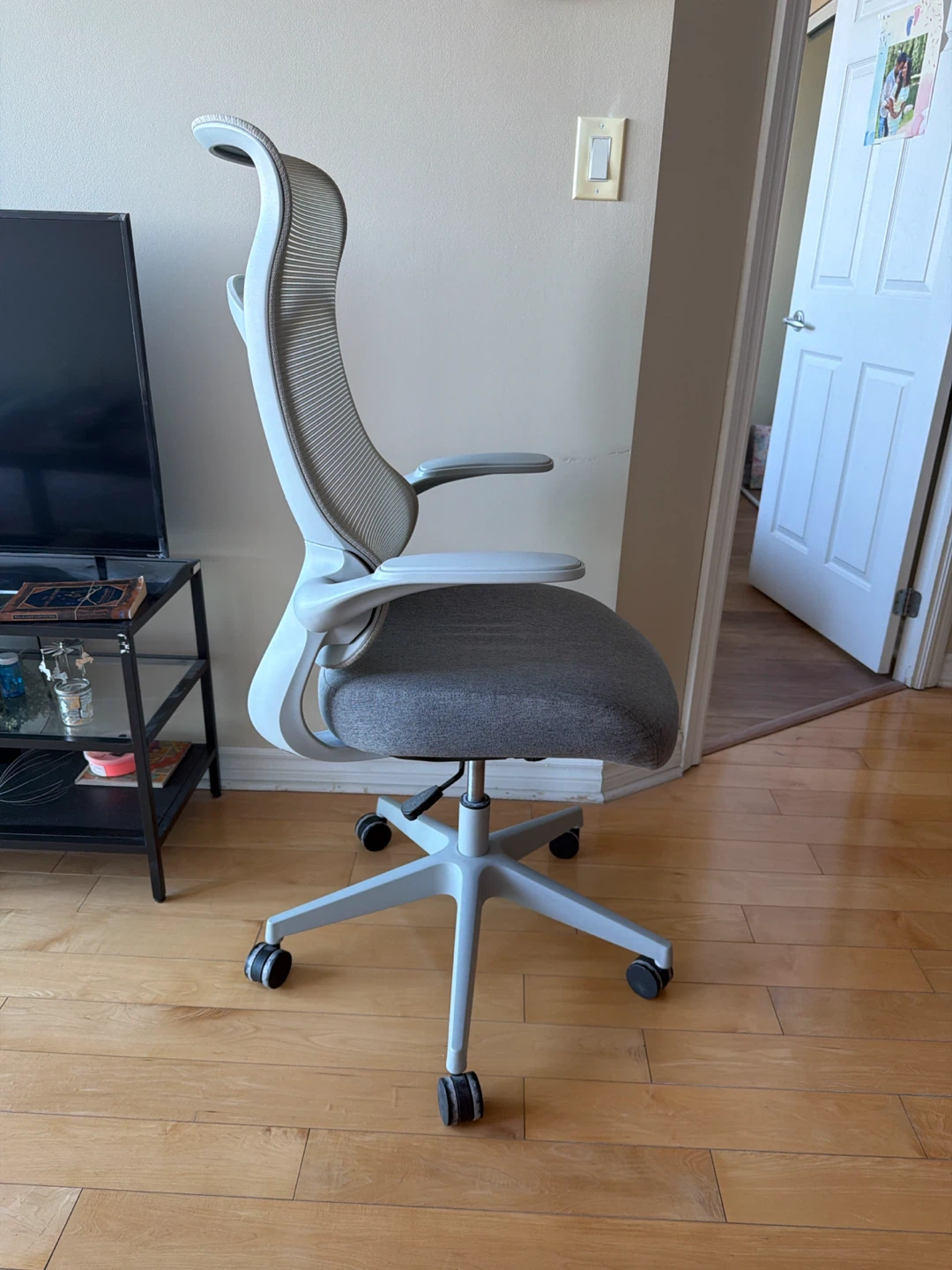 Ergonomic Office Chair with Mesh Back - photo 4