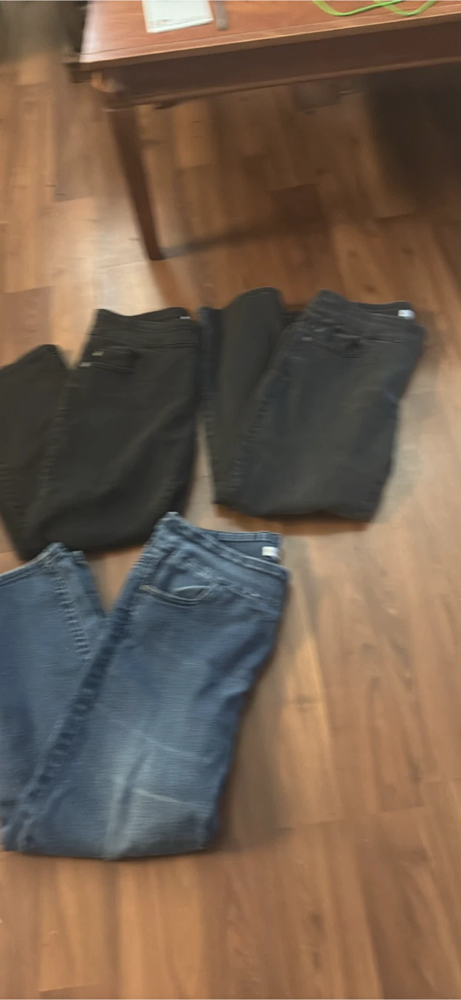 Lot of 3 pairs of denim jeans
