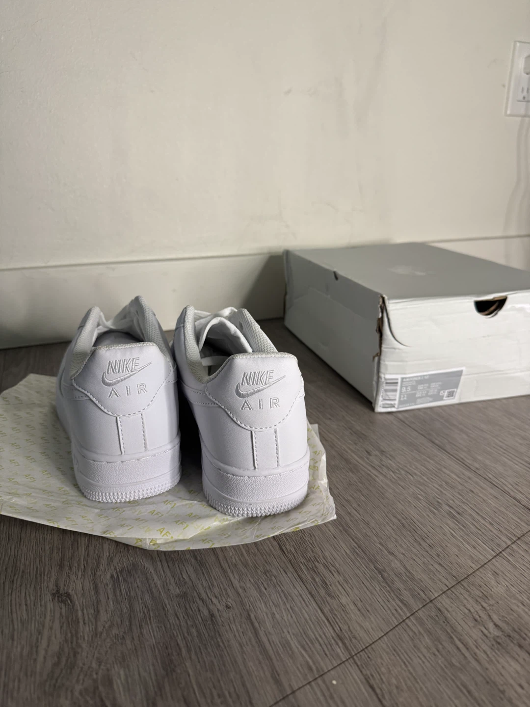 Nike Air Force 1 '07 Triple White - photo 5