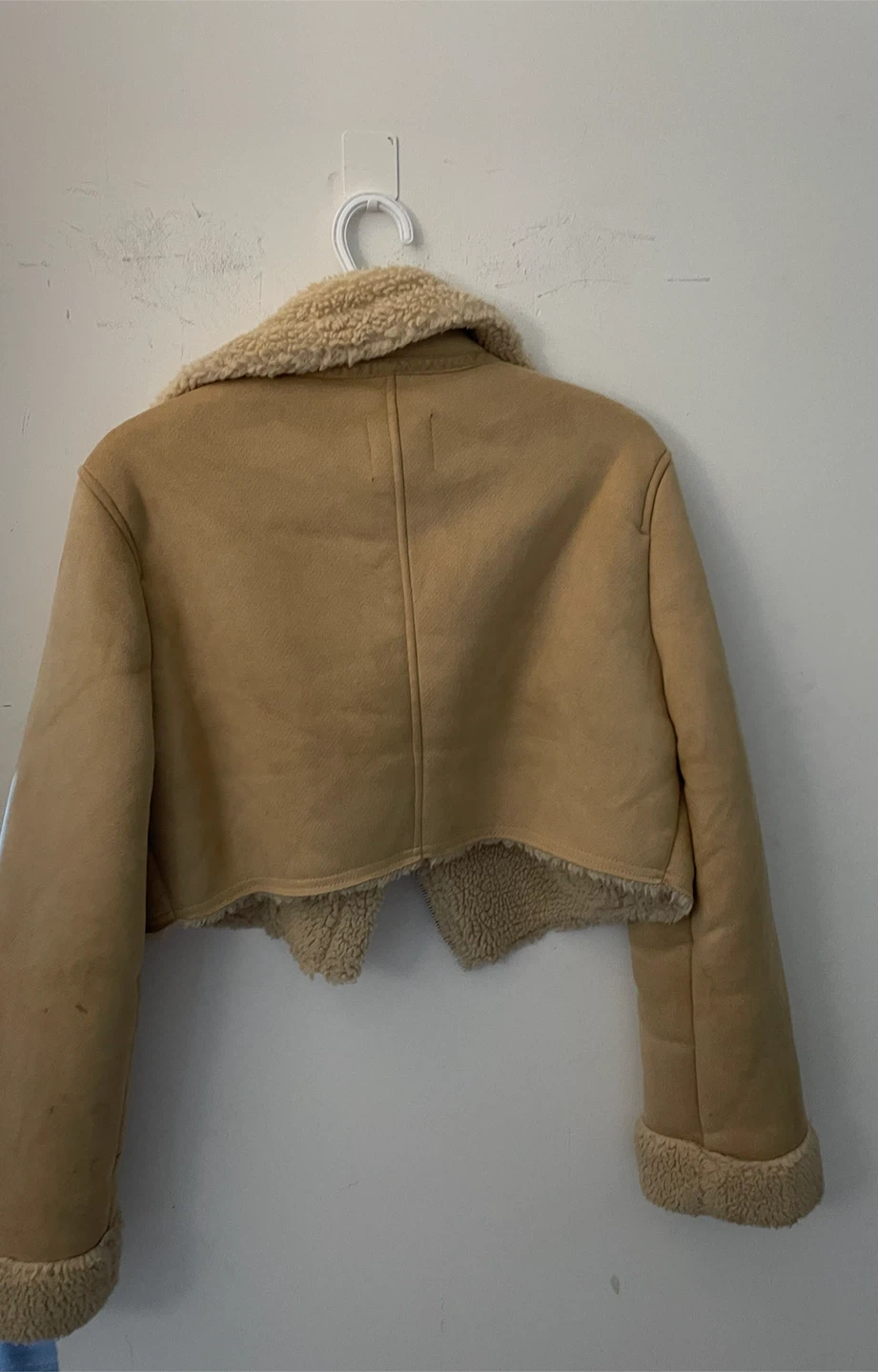 Bershka tan faux-suede shearling crop jacket - photo 2