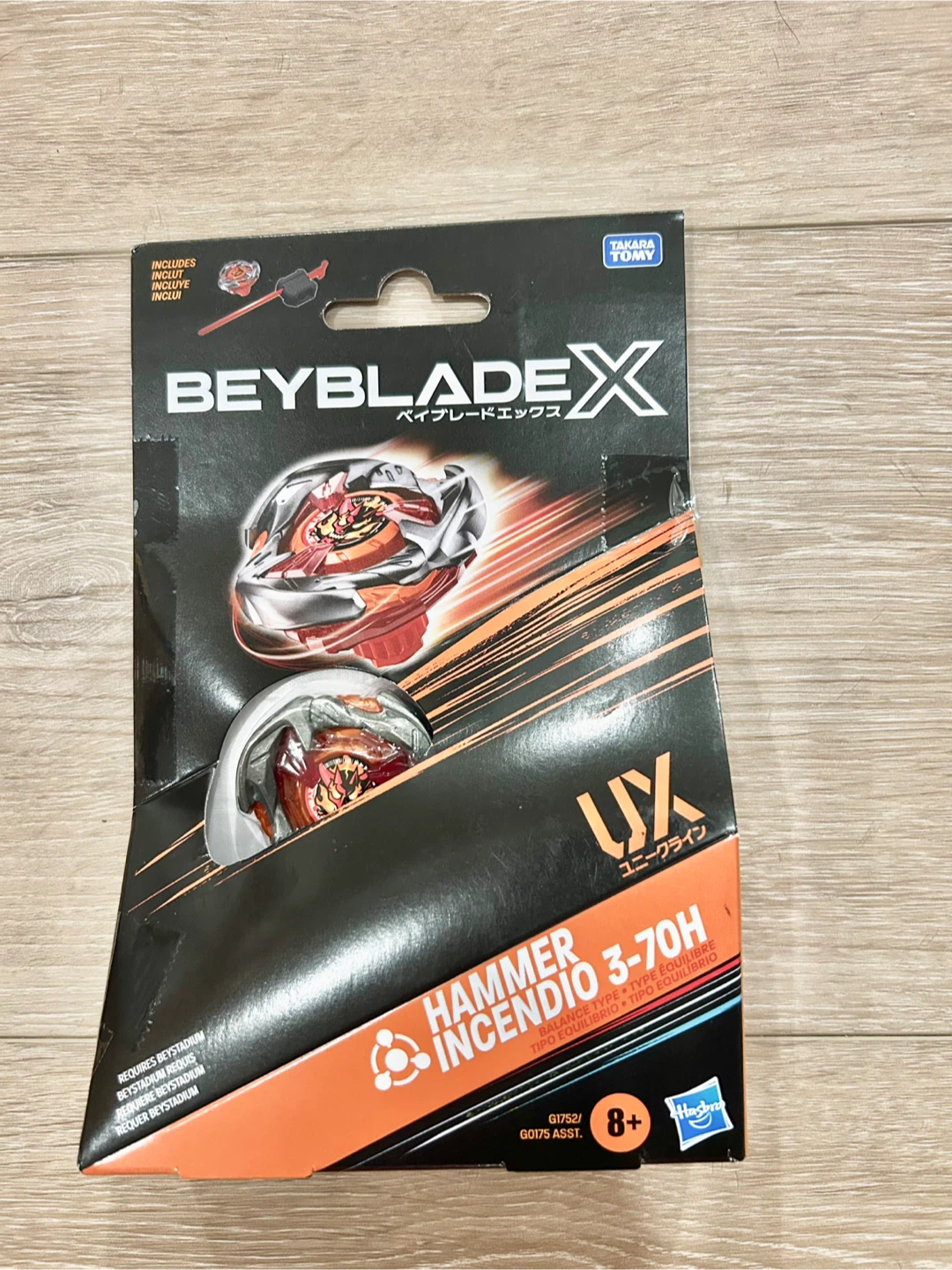 Beyblade X - Hammer Incendio (Blade Top + Launcher)