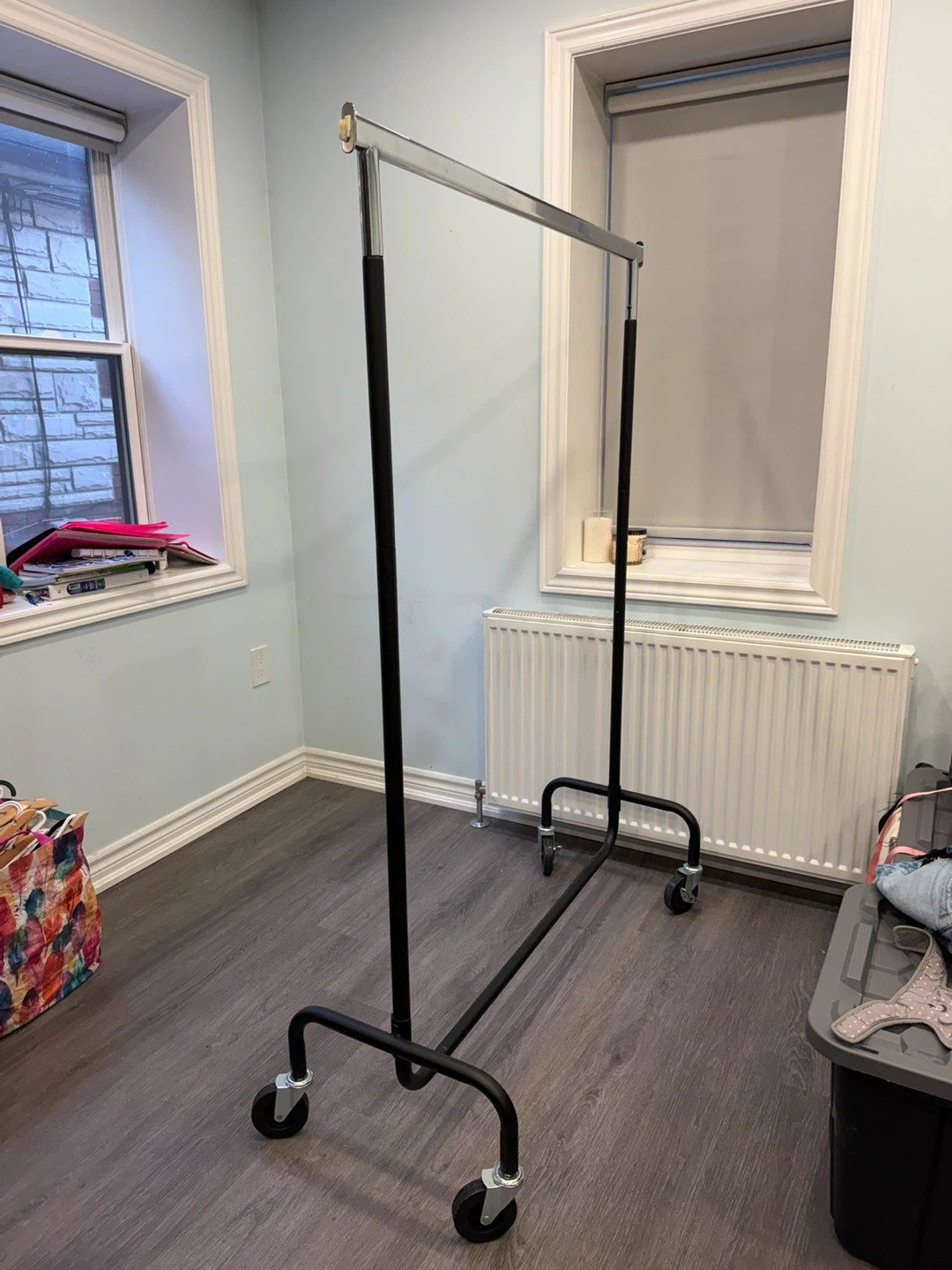 Extendable Black Metal Rolling Garment Rack - photo 3