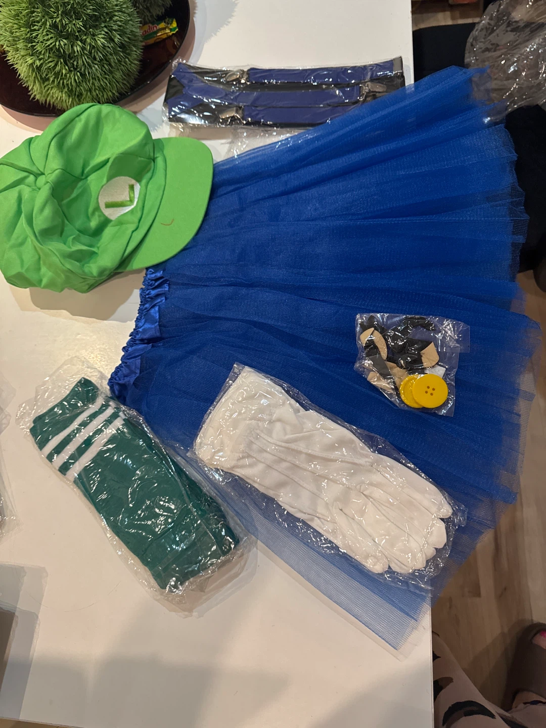 Luigi Themed Costume Set - photo 2