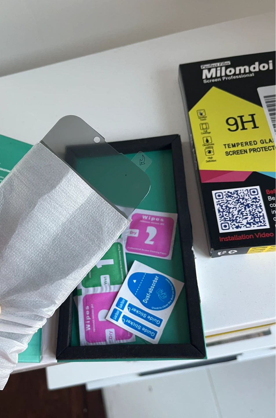 FREE - 3x iPhone 13/14 Glass Screen Protectors - photo 3