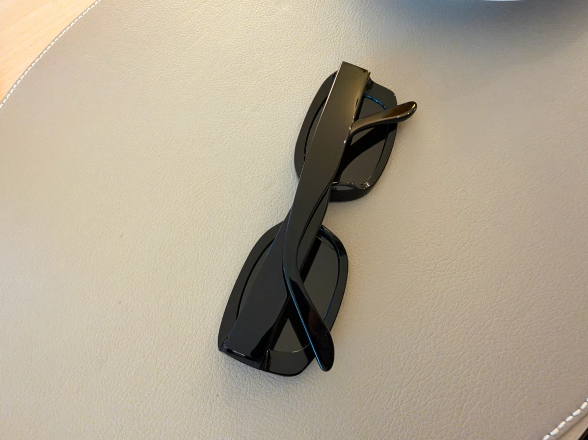 COS Black Rectangular Sunglasses - photo 2