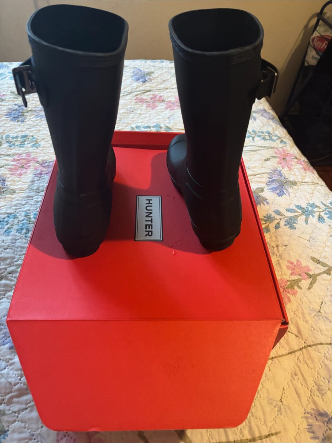 Women’s Hunter Rain boots SZ8 - photo 3