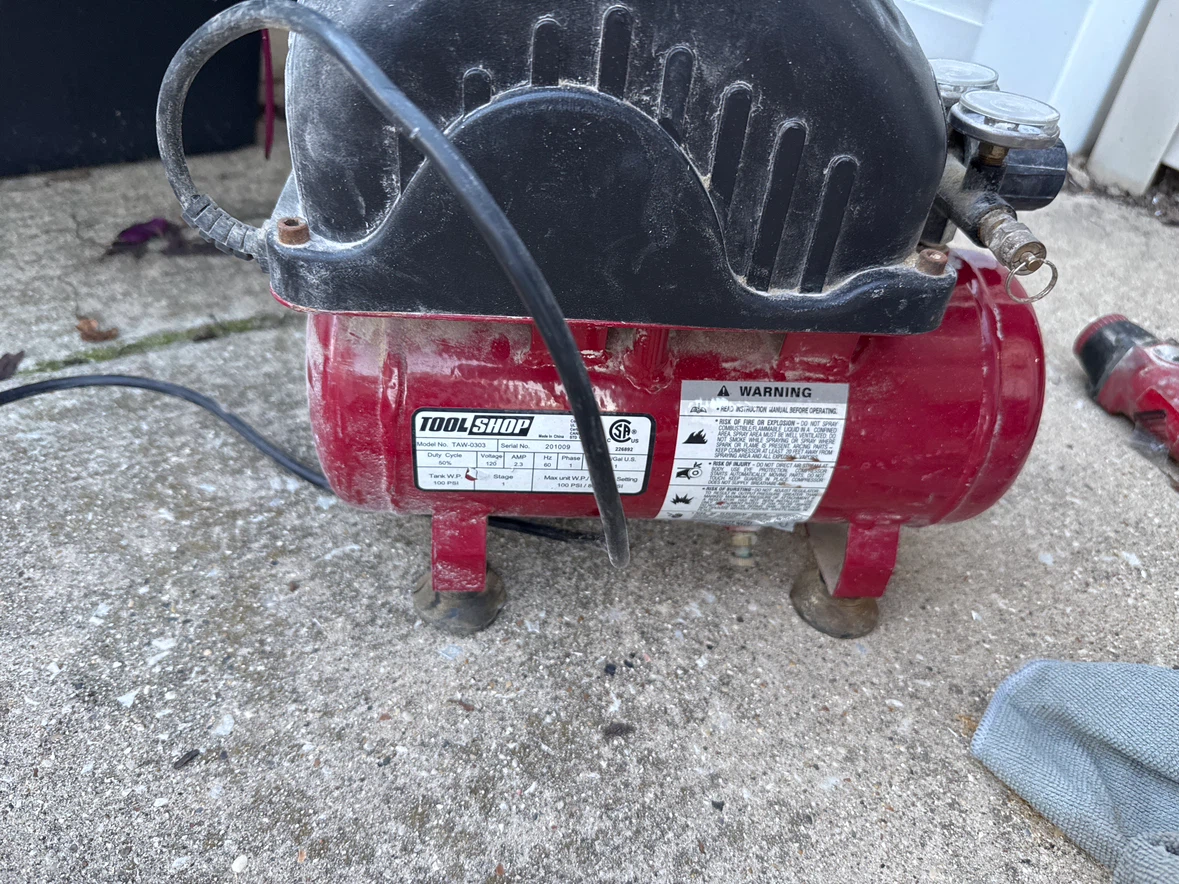 Tool Shop 1 Gallon Air Compressor - photo 3