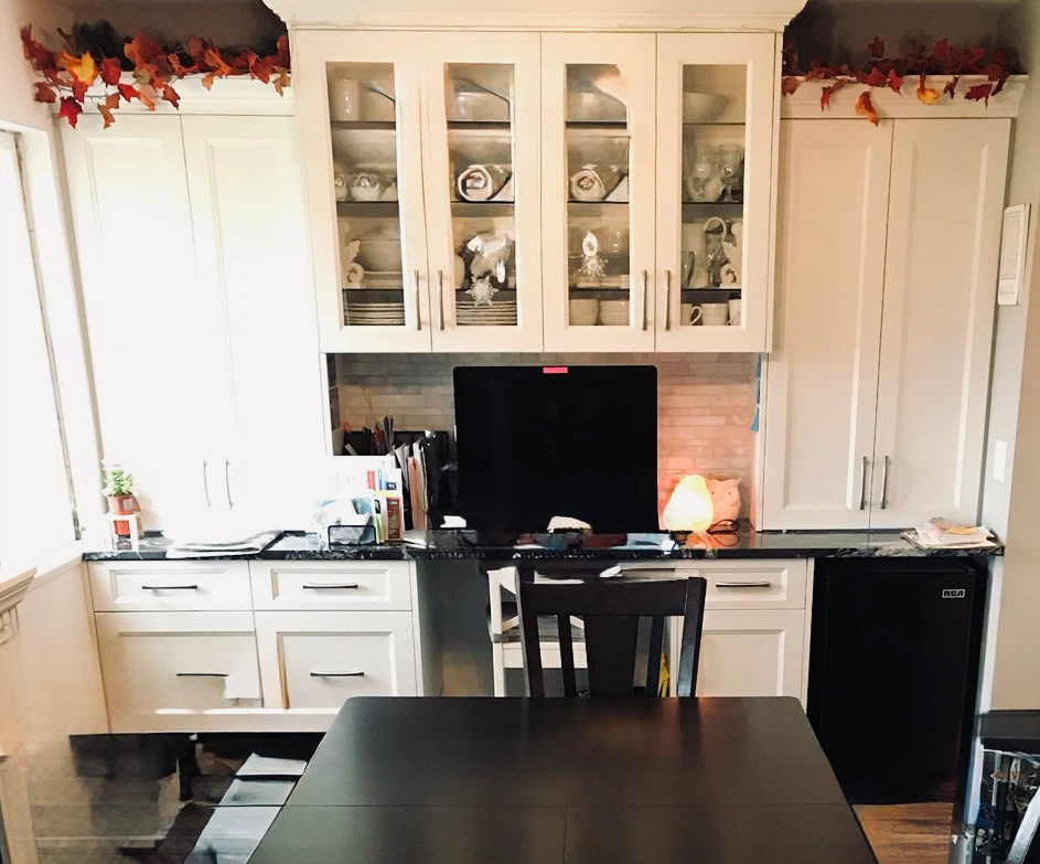 White Built-in Cabinetry Desk Unit - photo 2