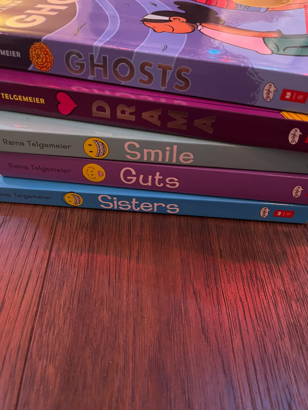5 Raina Telgemeier Graphic Novels - photo 3