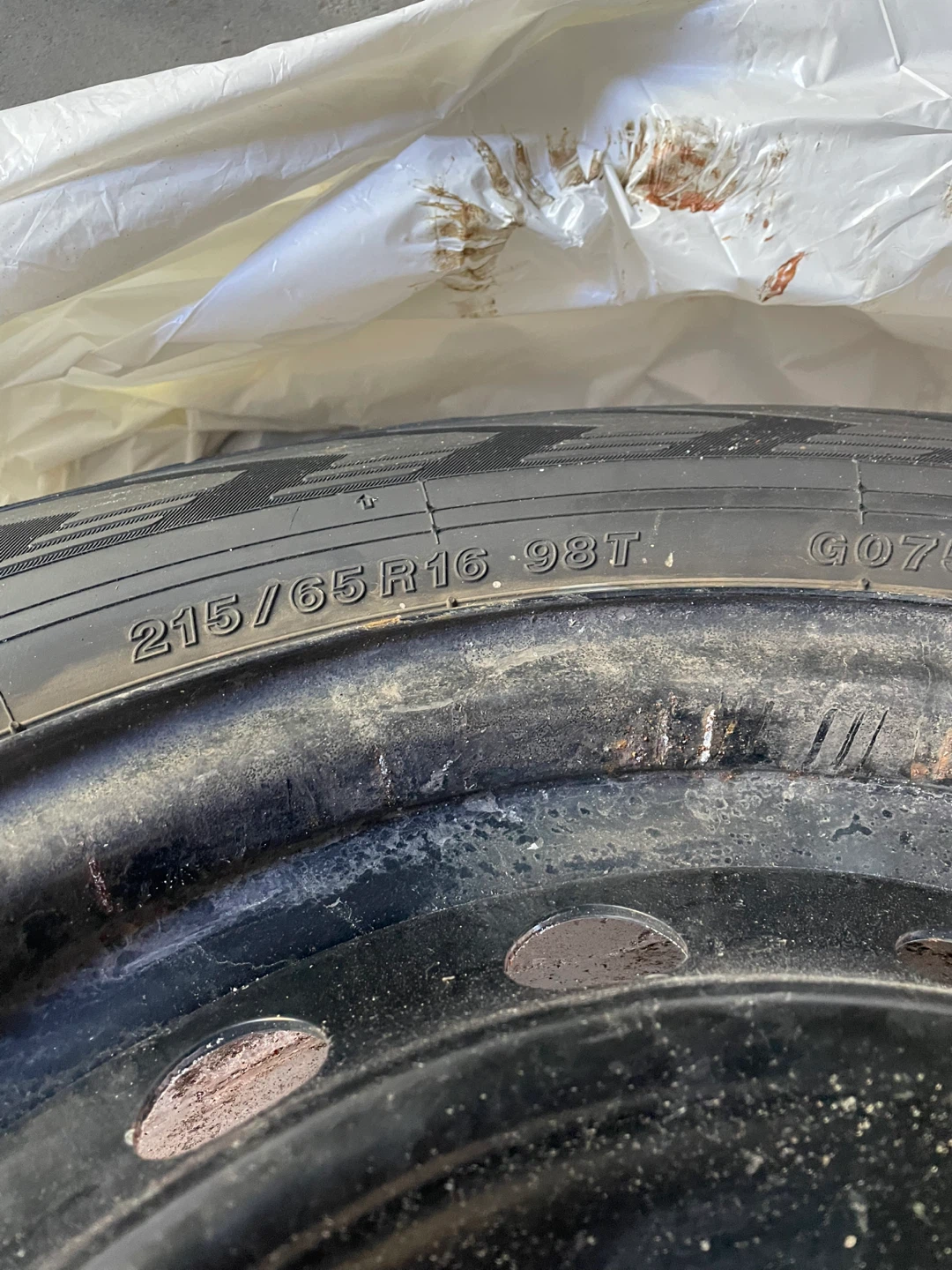 Yokohama IceGuard G075 Winter Tire 215/65 R16 - photo 5