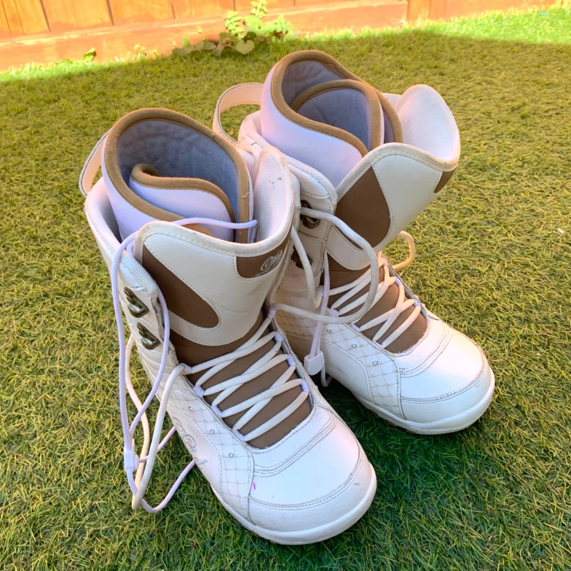 Women’s Snowboard Boots Size 9 Winter Snowboarding Boots White