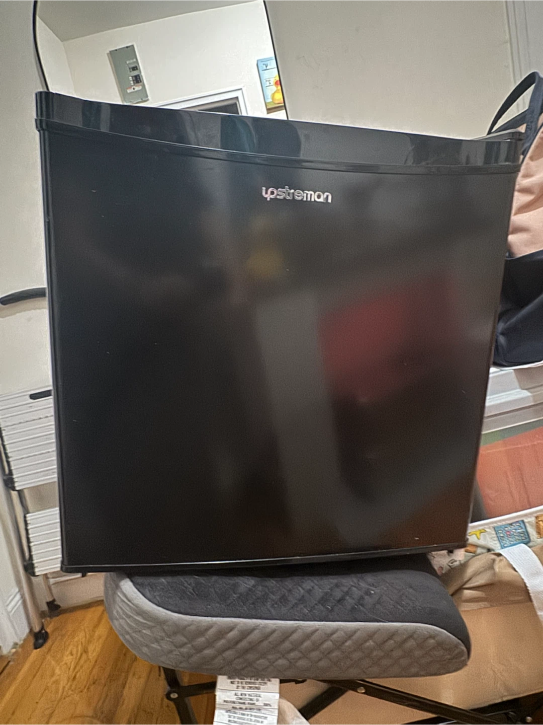 Upstreman 1.7 Cu.ft Mini Fridge with Freezer