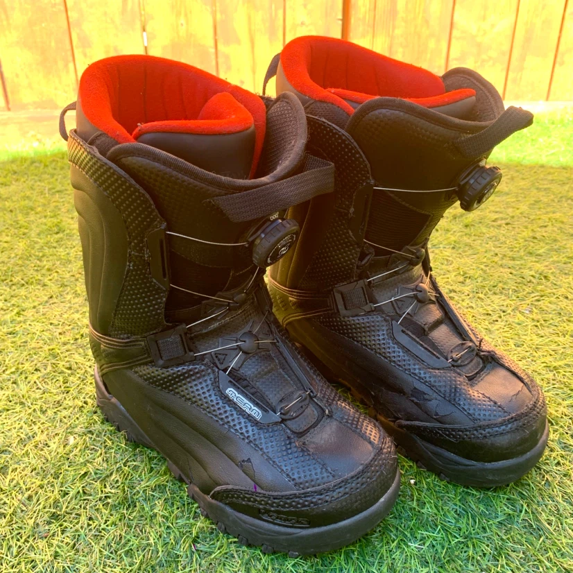 Men’s Snowboard Boots Size 7 Winter Snowboarding Boots Black