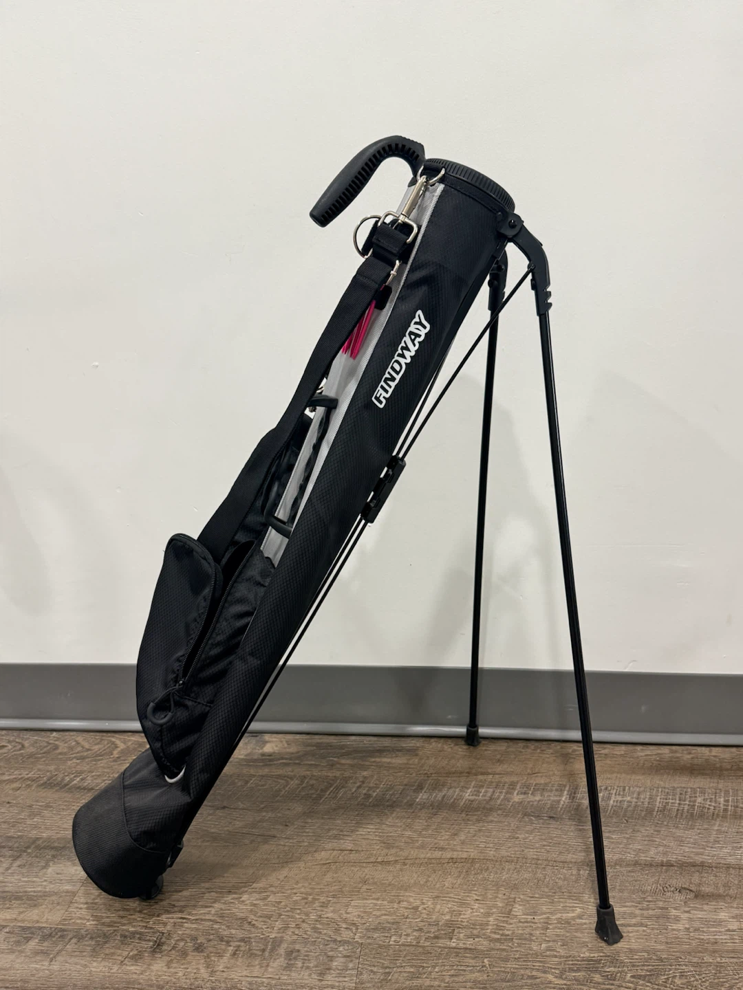 Findway Golf Carry Bag - Like New, Used Only Twice