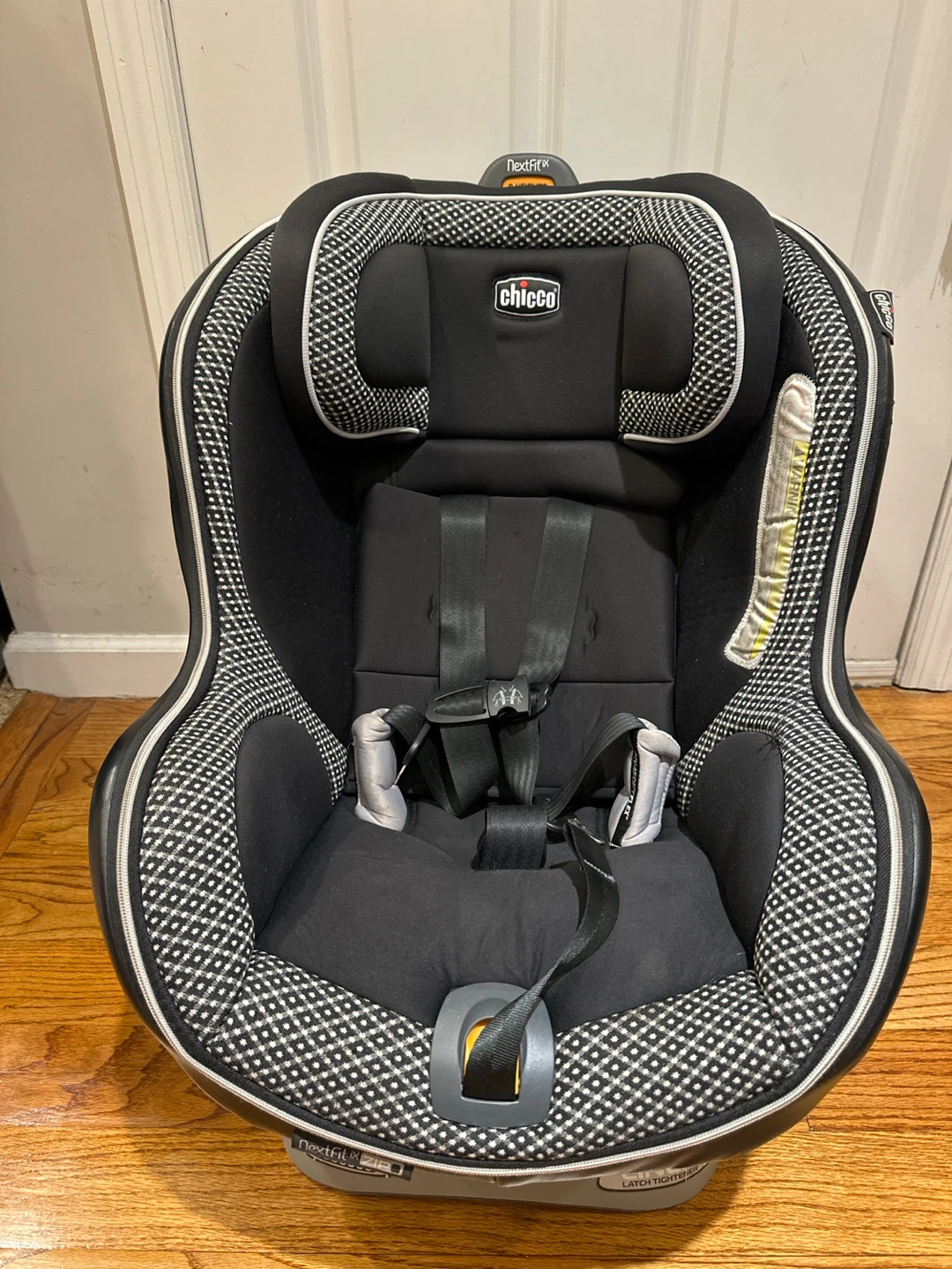 Chicco NextFit iX Zip Convertible Car Seat