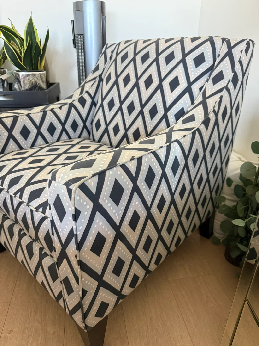 2 Patterned Accent Chairs - photo 2