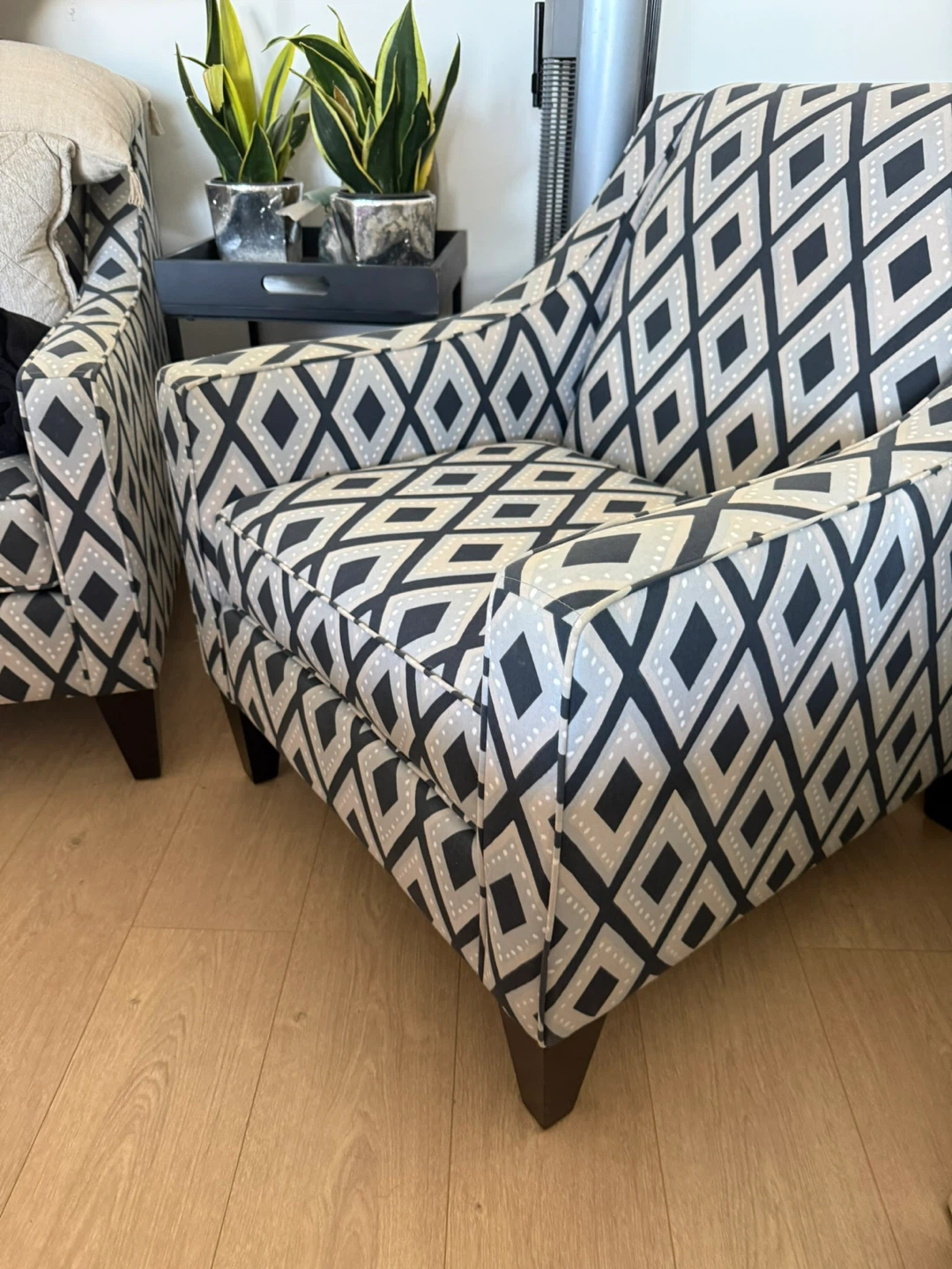 2 Patterned Accent Chairs - photo 3