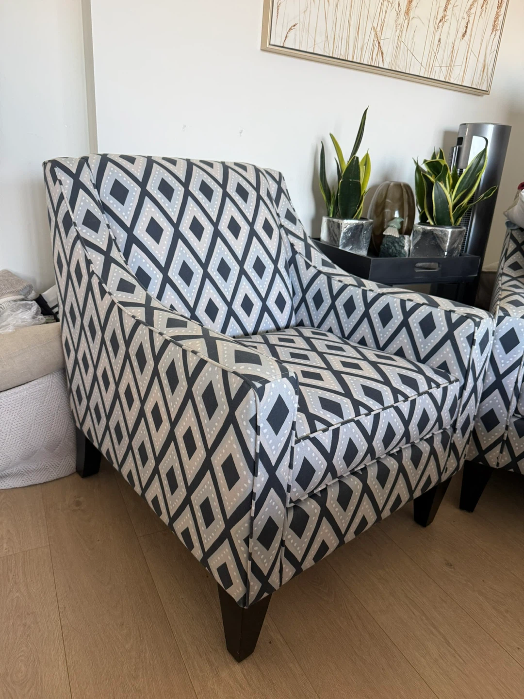 2 Patterned Accent Chairs - photo 5