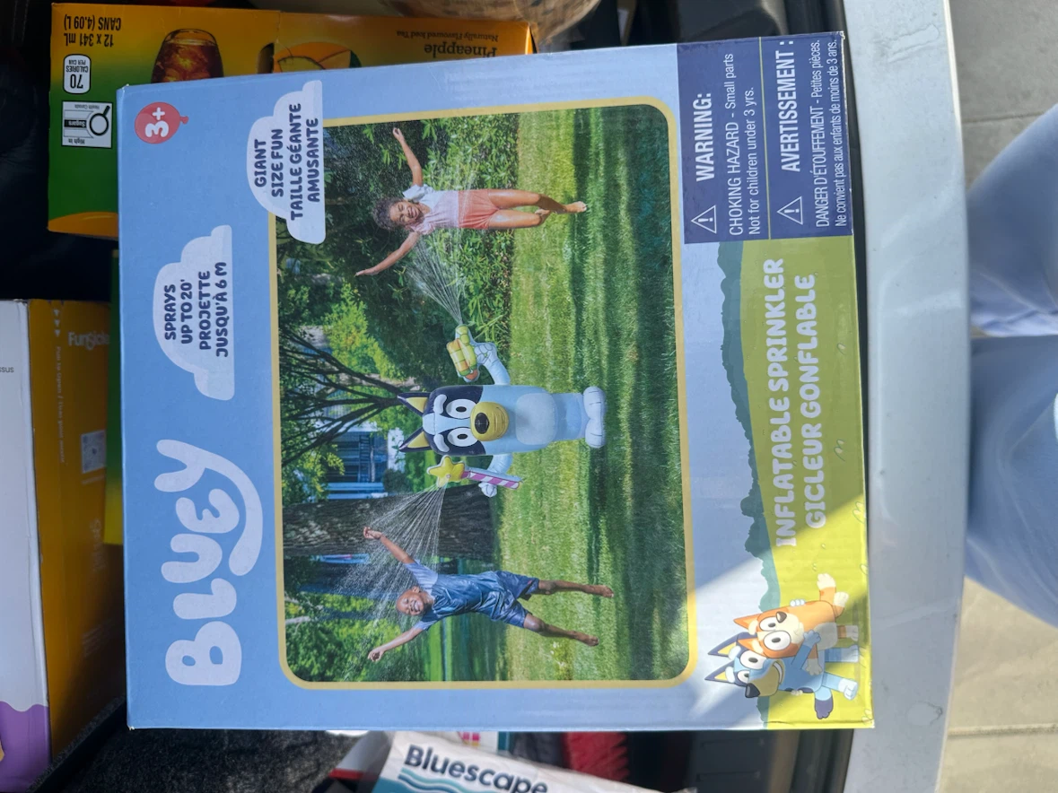 BNIB Bluey Giant Inflatable Sprinkler - photo 2