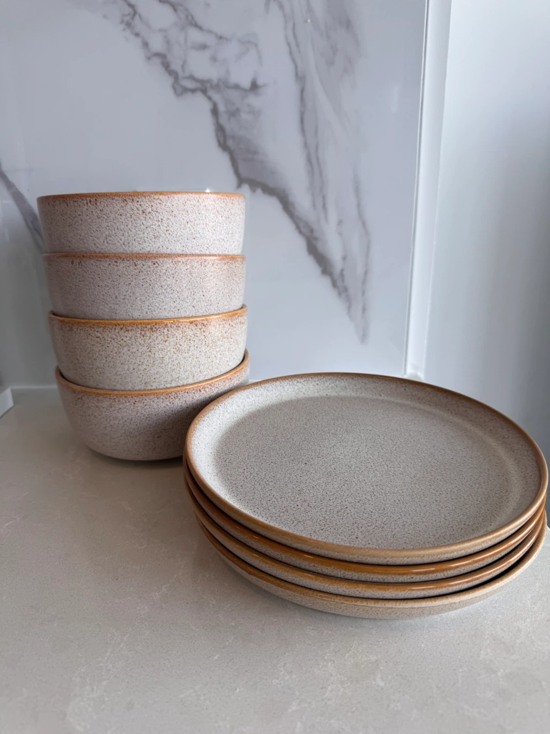 4 bowls 4 salad plates