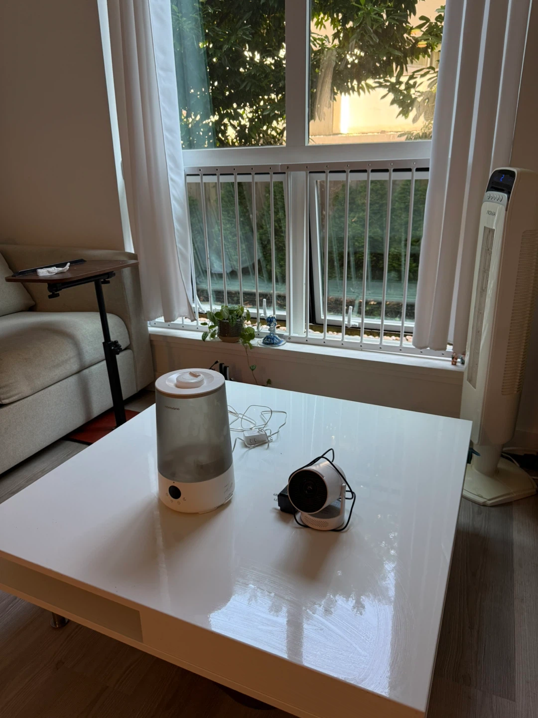 Ikea coffee table(high gloss white)