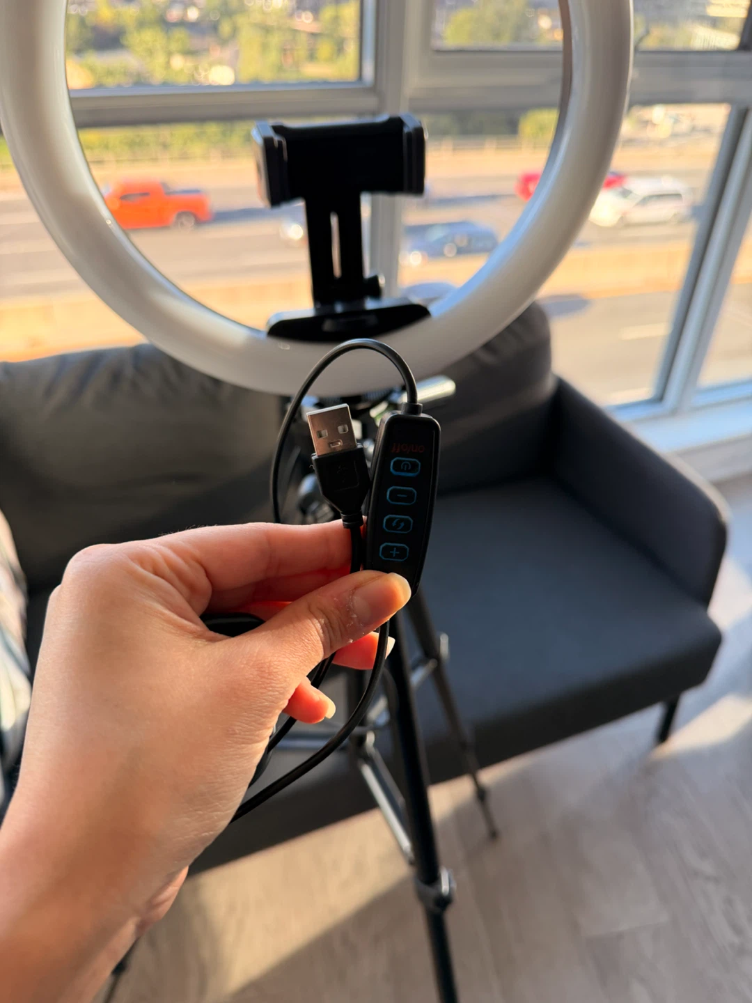 SENSYNE 12” Ring Light + 50” Tripod – Like New - photo 2
