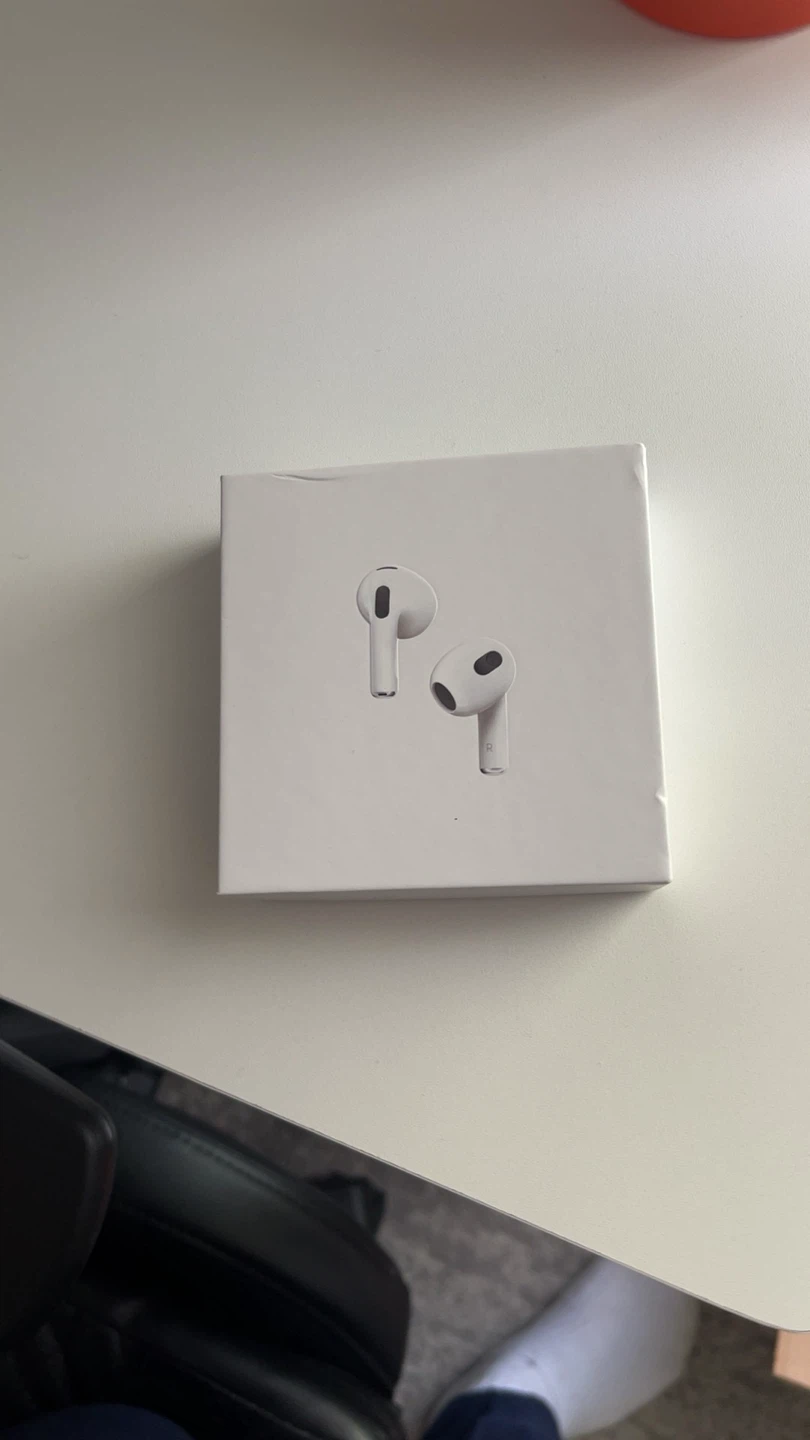 Apple AirPods 3rd Generation - photo 2