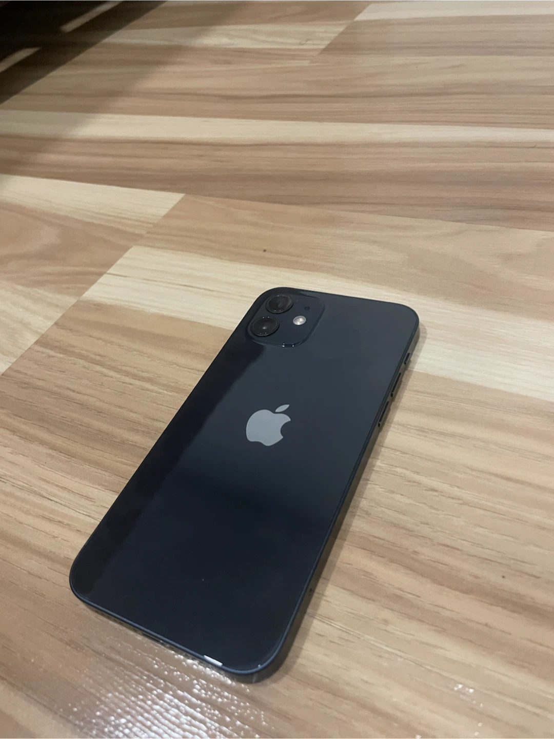 Apple iPhone 12 Black (with charger) - photo 3