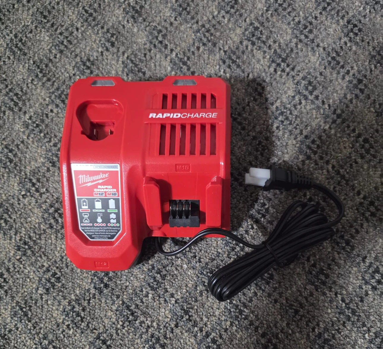 Milwaukee M12 and M18 Rapid Charger