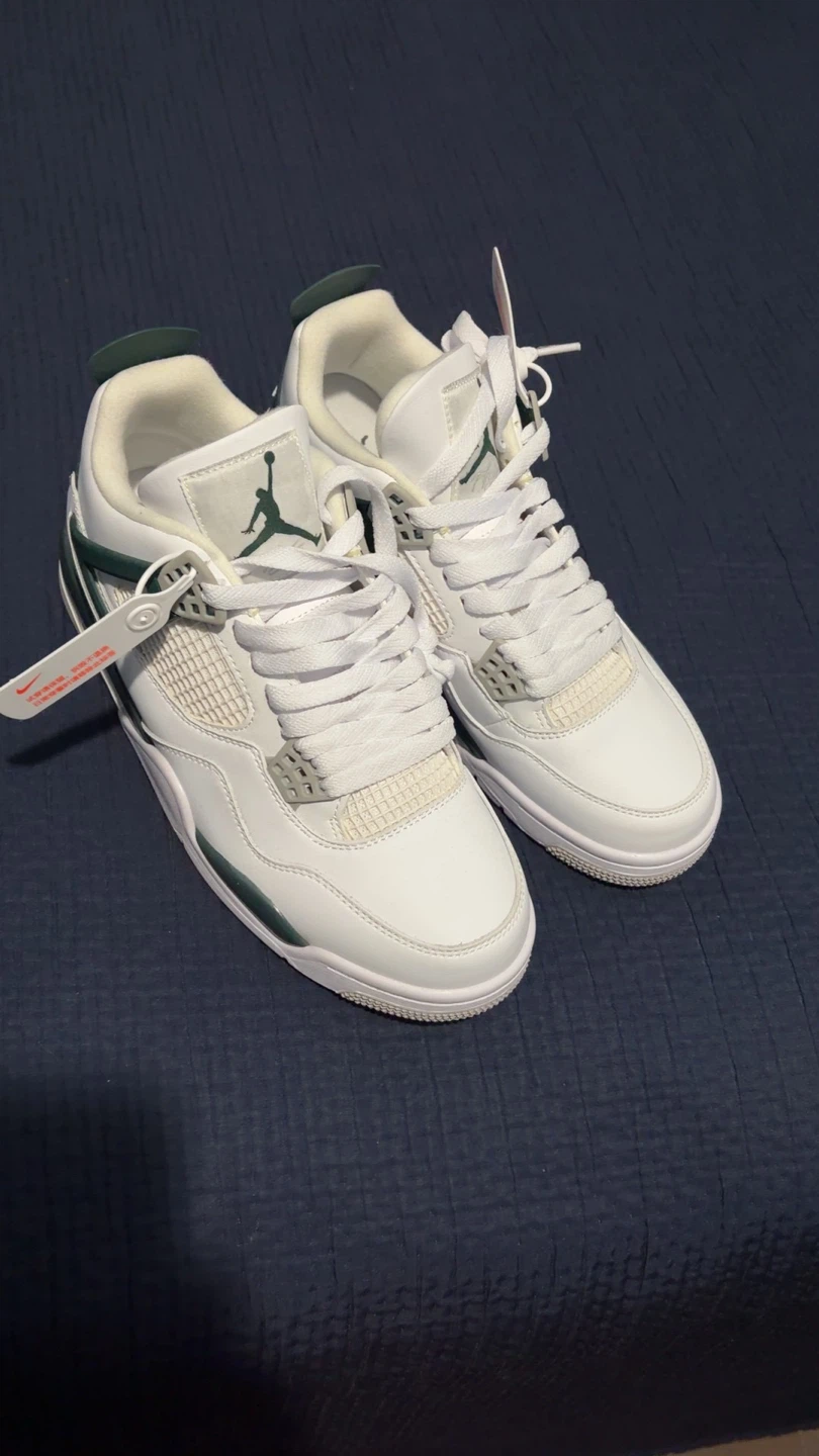 Air Jordan 4 Retro Sneakers
