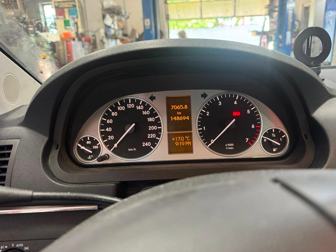 Mercedes-Benz B200 - photo 3