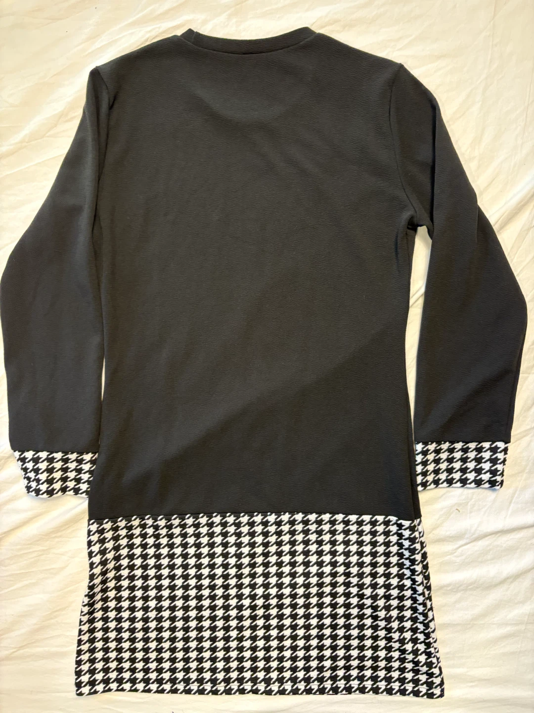 Black and white houndstooth long-sleeve dress