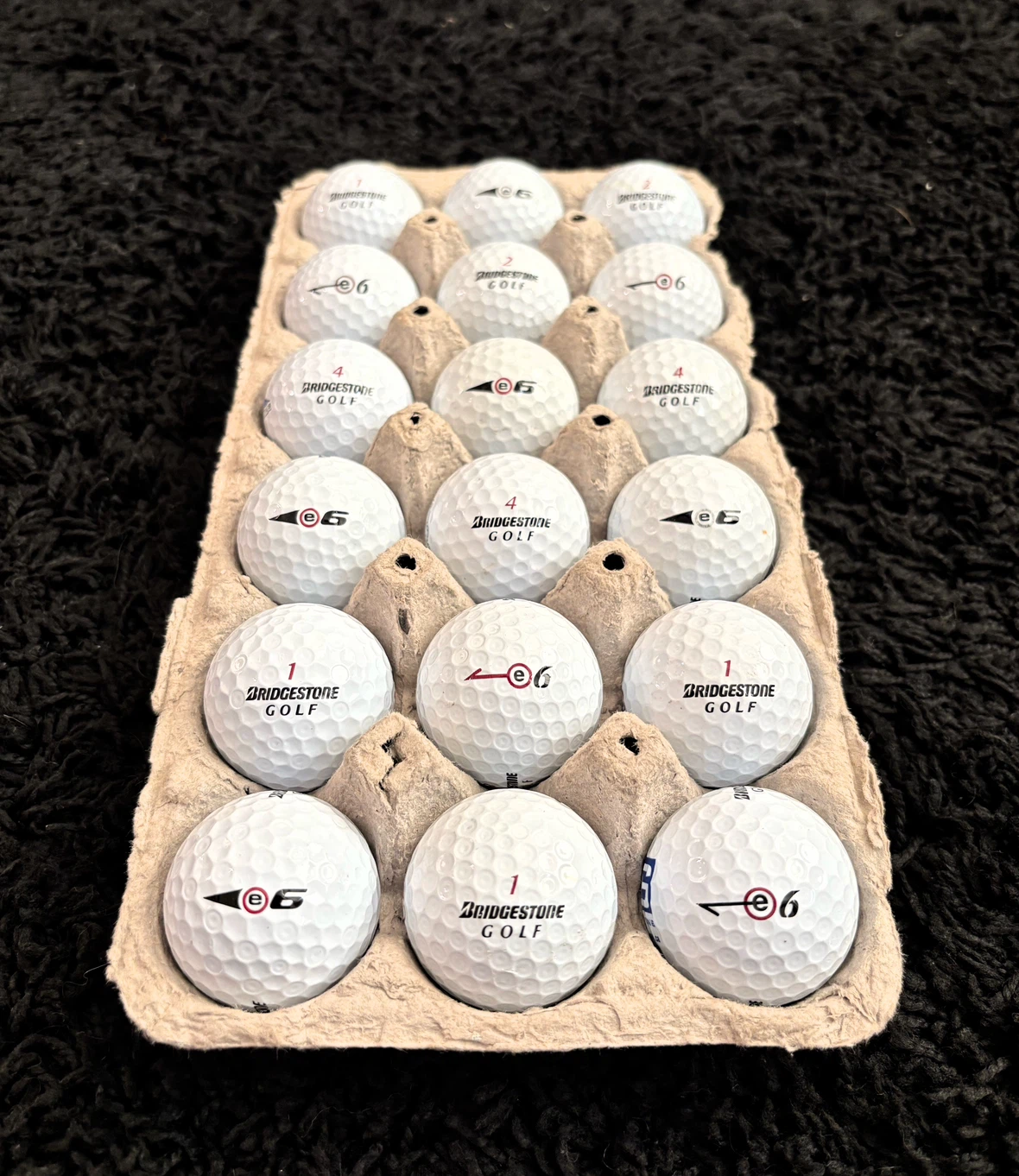 18 Bridgestone E6 Golf Balls