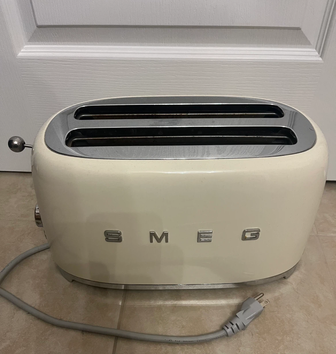 Smeg 2-Slice Toaster Cream (doesn’t hold down) - photo 3