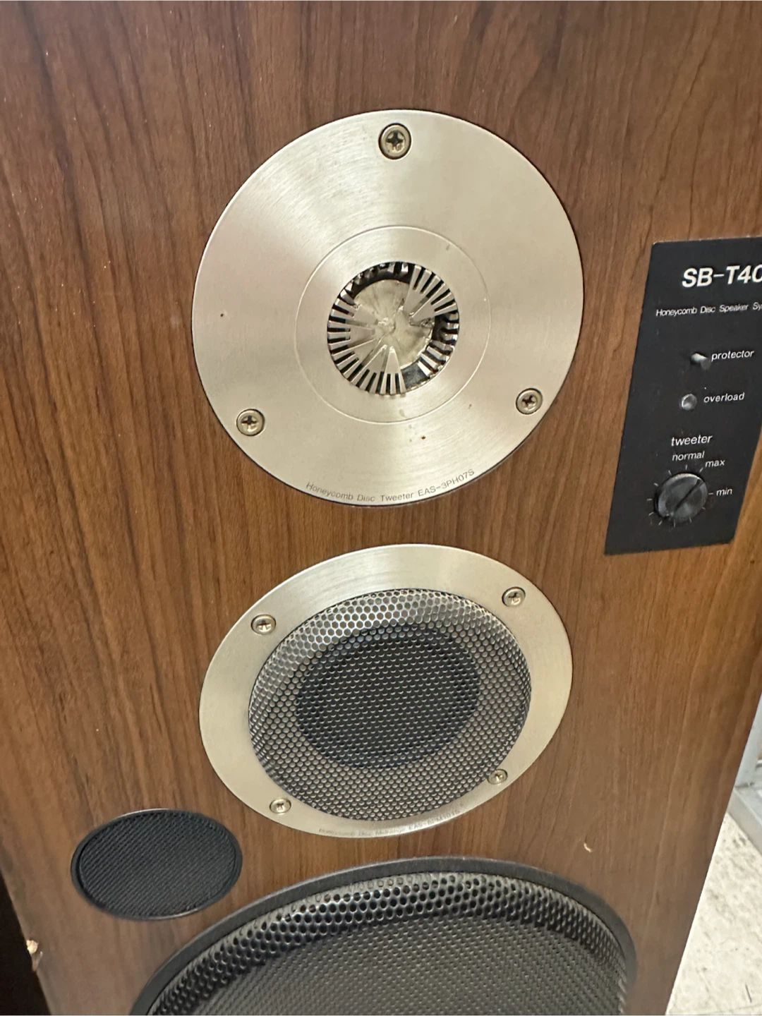 Pair of Vintage Technics Speakers - photo 4