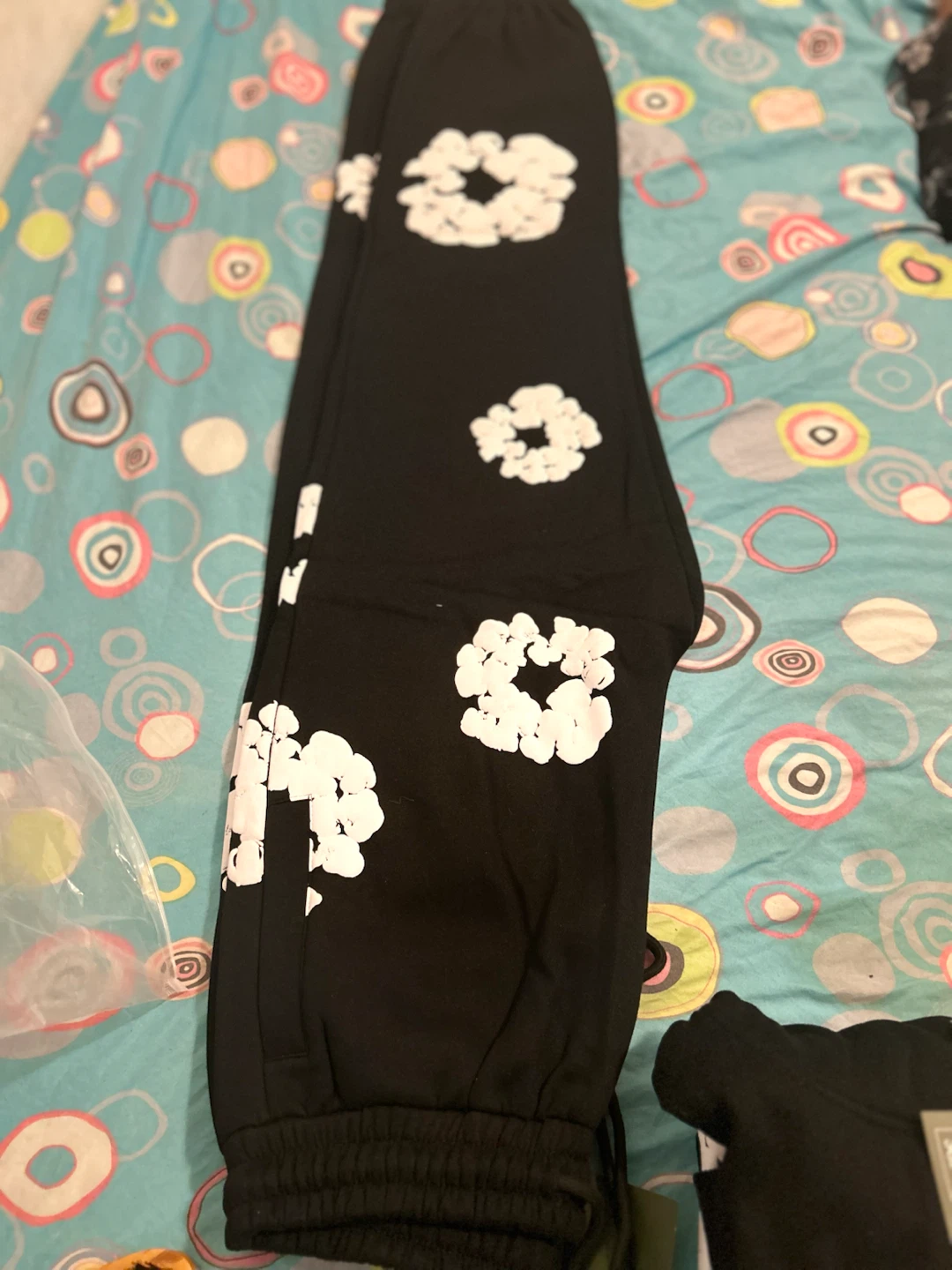 Denim Tears Cotton Wreath Sweatpants - photo 2